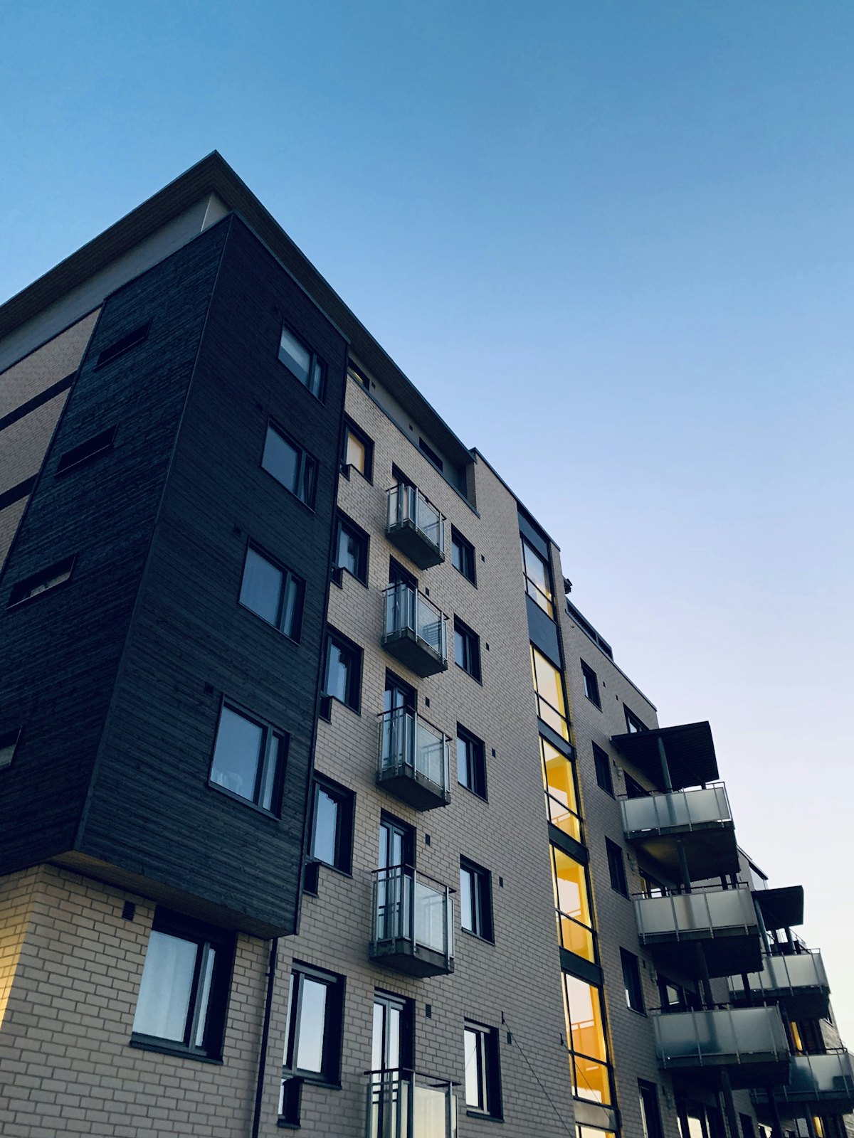 Edificio en construcción y declaración de obra nueva con AJD